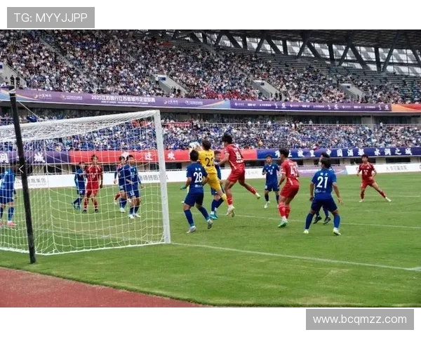 苏超赛场惊现 “钢铁战队”：机器人裁判与球形战警重塑赛事生态(1)